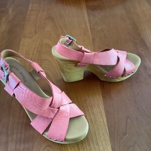 Kork-Ease Sandals- Coral size 6 1/2